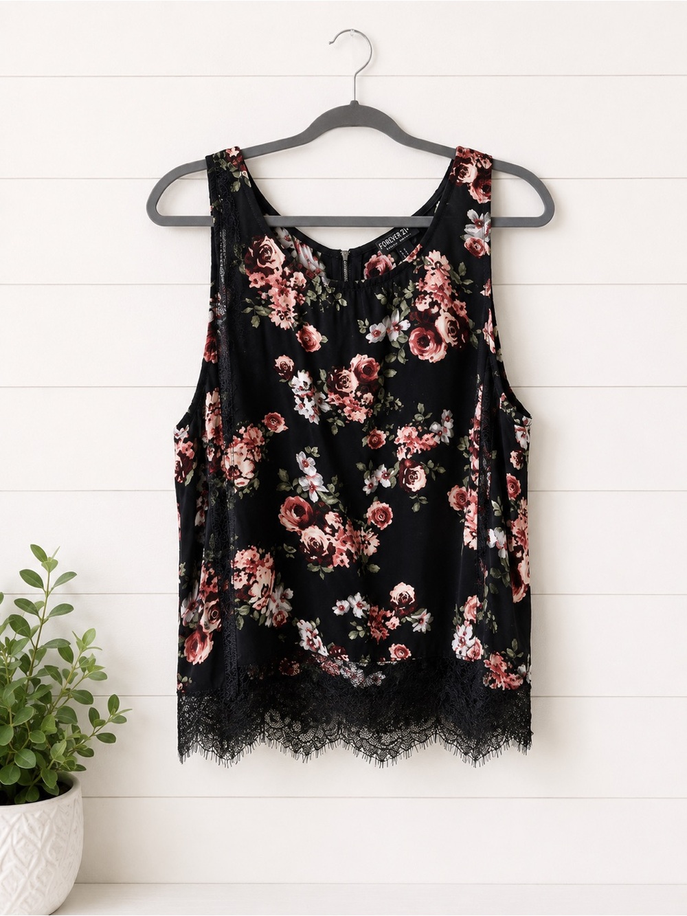 NWT New Forever 21+ Plus Size Floral Lace Top 1X